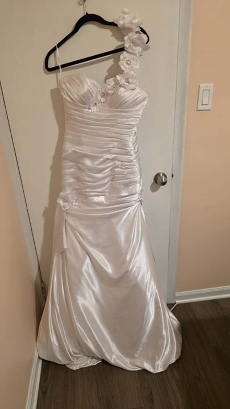 DaVinci Bridal Wedding Dress Satin Size 6 One Shoulder Floral NWD Msrp $759